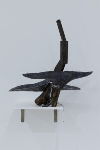 이유성, 더티 다이애나, 2022, 나무, 종이, 끈, 75×62×25cm